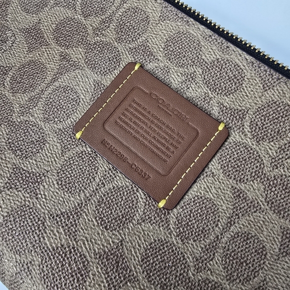 Coach Zip Pouch In Signature Canvas - Picture 4 of 14